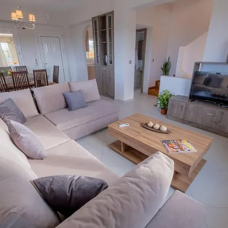 Oasis Twin Ii Villa